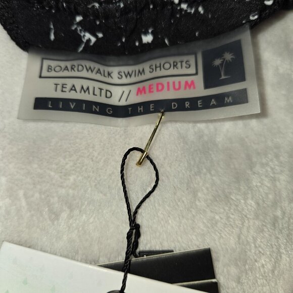 2/$20 TEAMLTD Paint Splatter Swim Short size M NWT - Picture 13 of 13